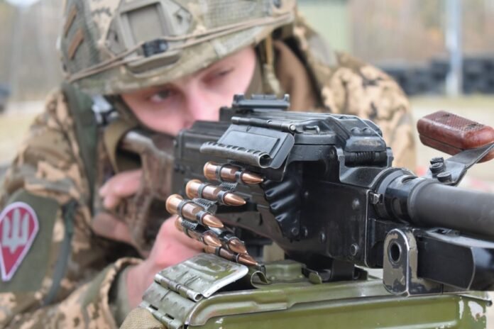 Миколаївський десантник влучним пострілом зупинив колону ворожої техніки та взяв у полон російського офіцера