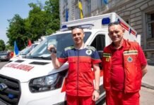 Канада передала унікальні машини швидкої допомоги Україні