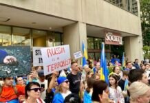 У Торонто діаспора провела мітинг через обстріл Росією «Охматдиту»